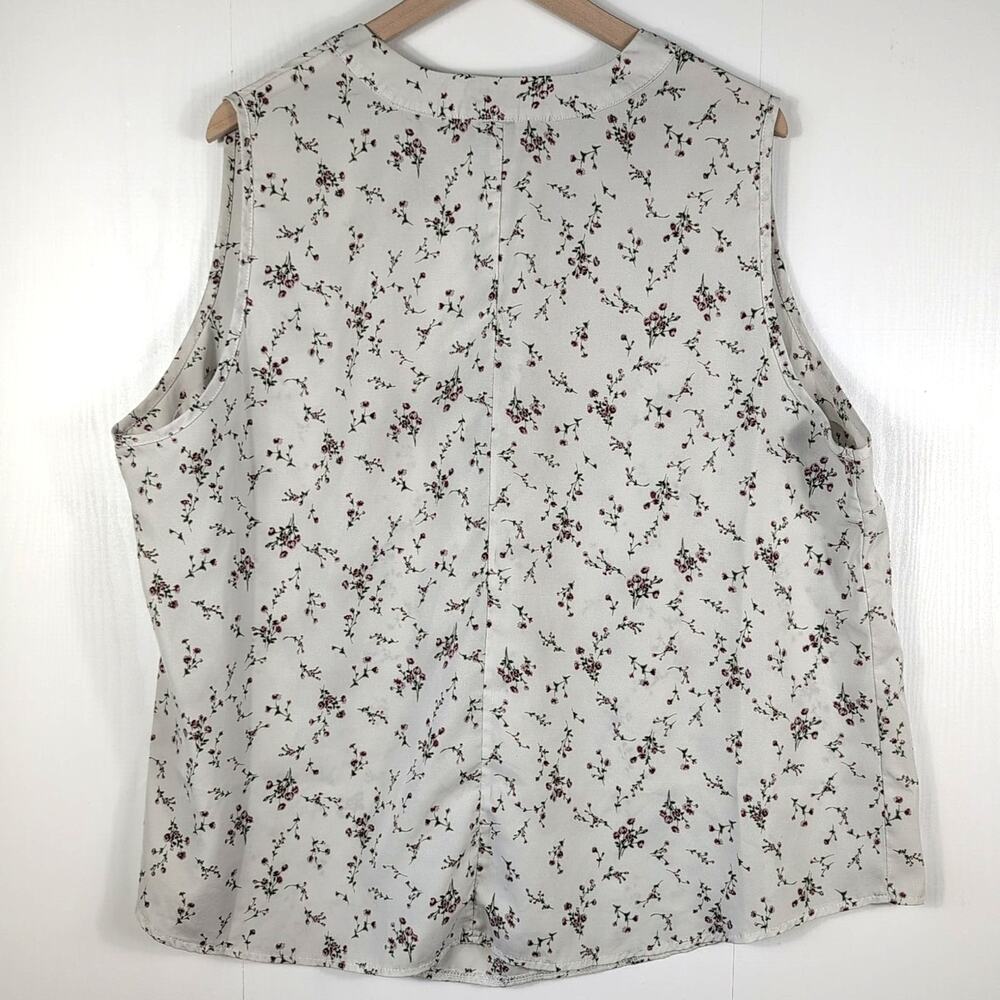 Shein Curve Plus 4XL Women’s Blouse White Floral Sleeveless V-Neck Button Front - Picture 2 of 12